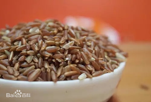 红米稻没有早稻，只有中稻或一季晚稻，所以亩产量不高。由于它是山泉水滋润，生长期较长，因此其米质是较好的，营养价值也较高。