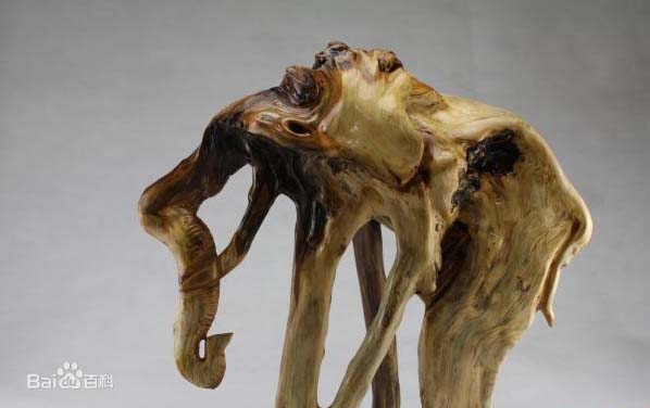 根雕，是一种雕刻方法，是中国传统雕刻艺术之一，是以树根（包括树身、树瘤、竹根等）的自生形态及畸变形态为艺术创作对象，通过构思立意、艺术加工及工艺处理，创作出人物、动物、器物等艺术形象作品。